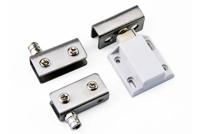 合頁(yè)自動(dòng)化組裝設(shè)備的特點(diǎn)、用途和優(yōu)勢(shì)