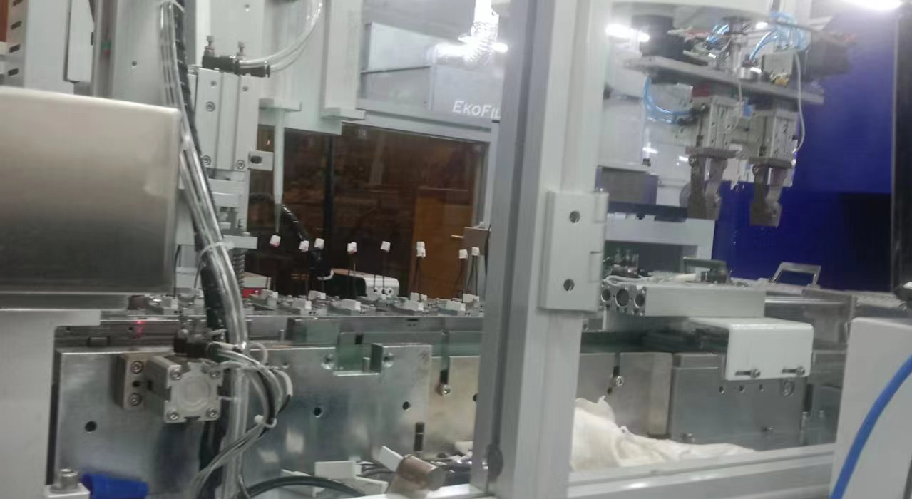 自動(dòng)組裝旋鉚設(shè)備的特點(diǎn)、工作原理及使用注意事項(xiàng)